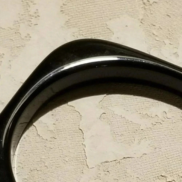Vintage 80s Lucite Square Black Bangle Bracelet - Picture 4 of 4